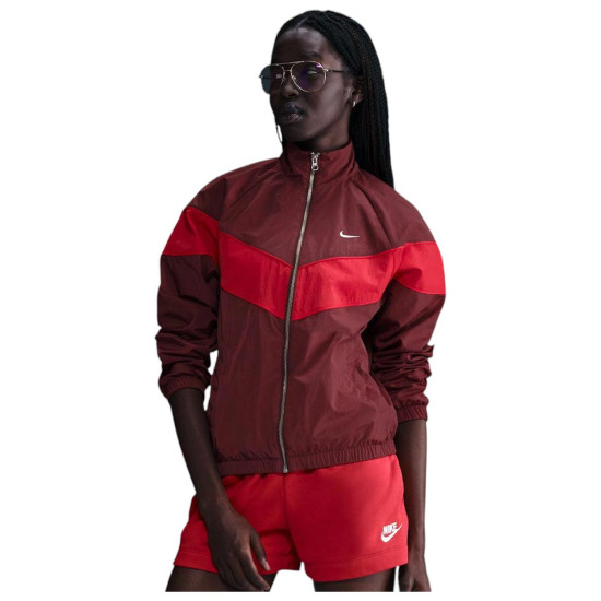 Nike Γυναικείο αντιανεμικό μπουφάν Windrunner Nike Γυναικείο αντιανεμικό μπουφάν Windrunner